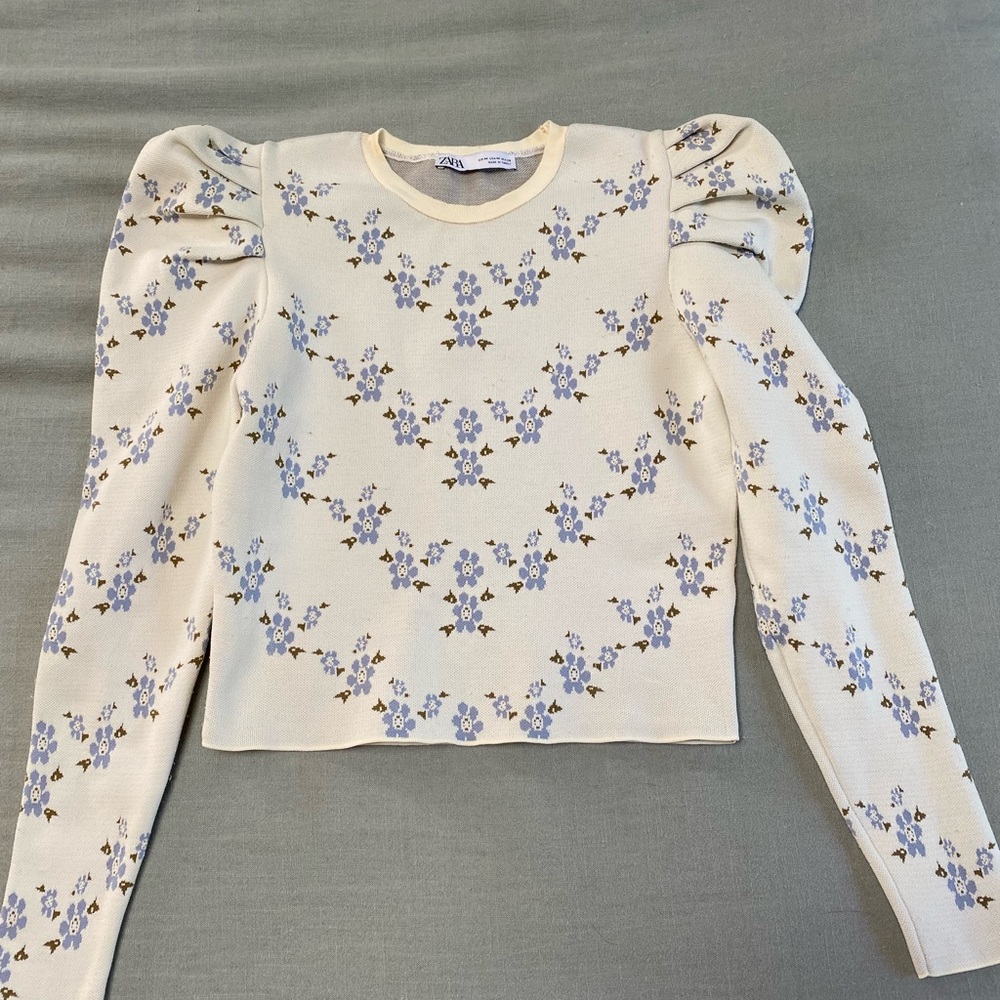 Zara puff sleeve floral top